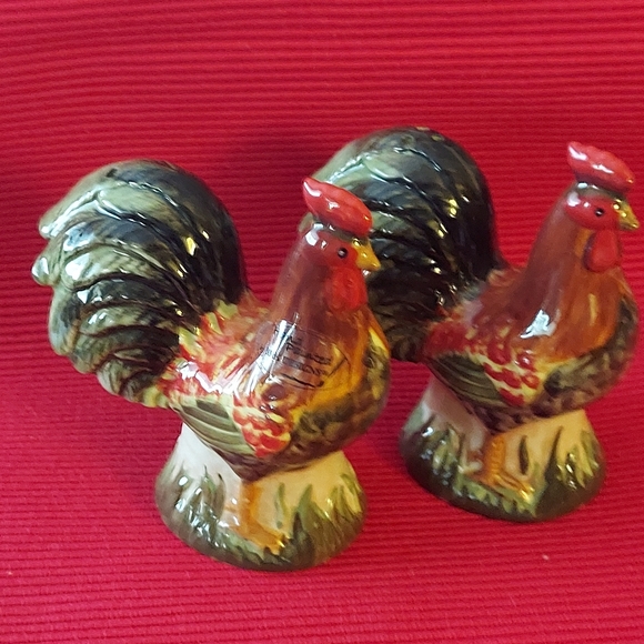 Ceramic Rooster Salt and Pepper Shakers - Picture 1 of 10